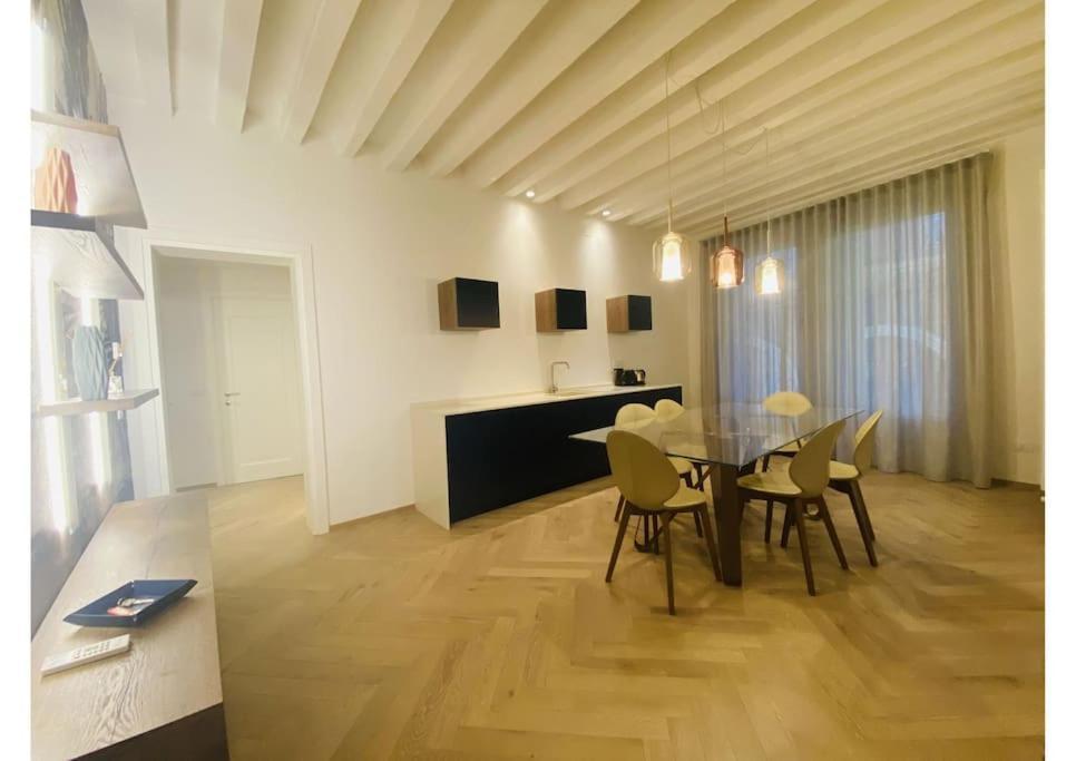 Sweet Time Venice, Luxury San Marco Frezzaria Apt! Εξωτερικό φωτογραφία