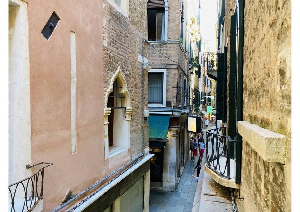 Sweet Time Venice, Luxury San Marco Frezzaria Apt! Εξωτερικό φωτογραφία