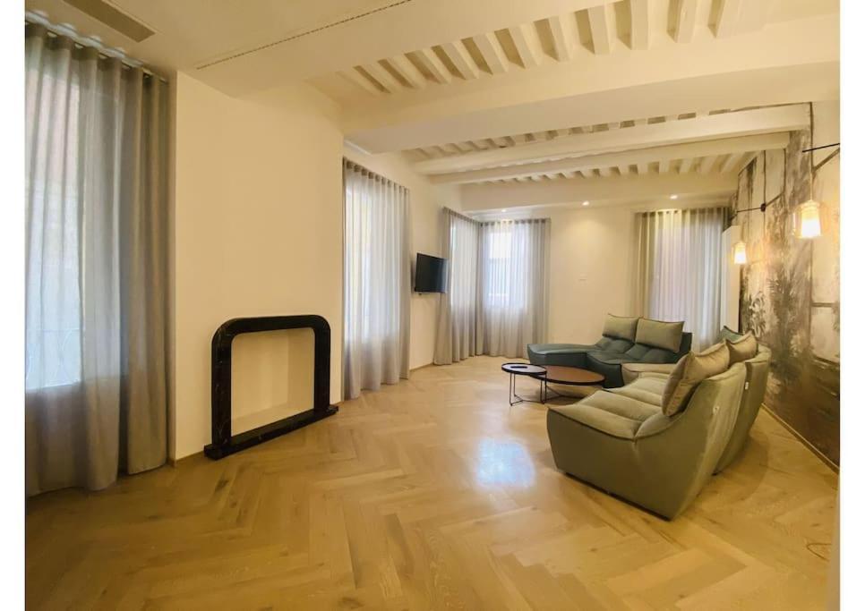 Sweet Time Venice, Luxury San Marco Frezzaria Apt! Εξωτερικό φωτογραφία